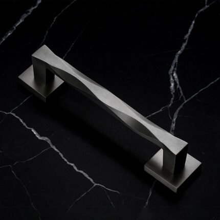 TIDLO 97 silver outdoor pull handle placed on a black marble surface